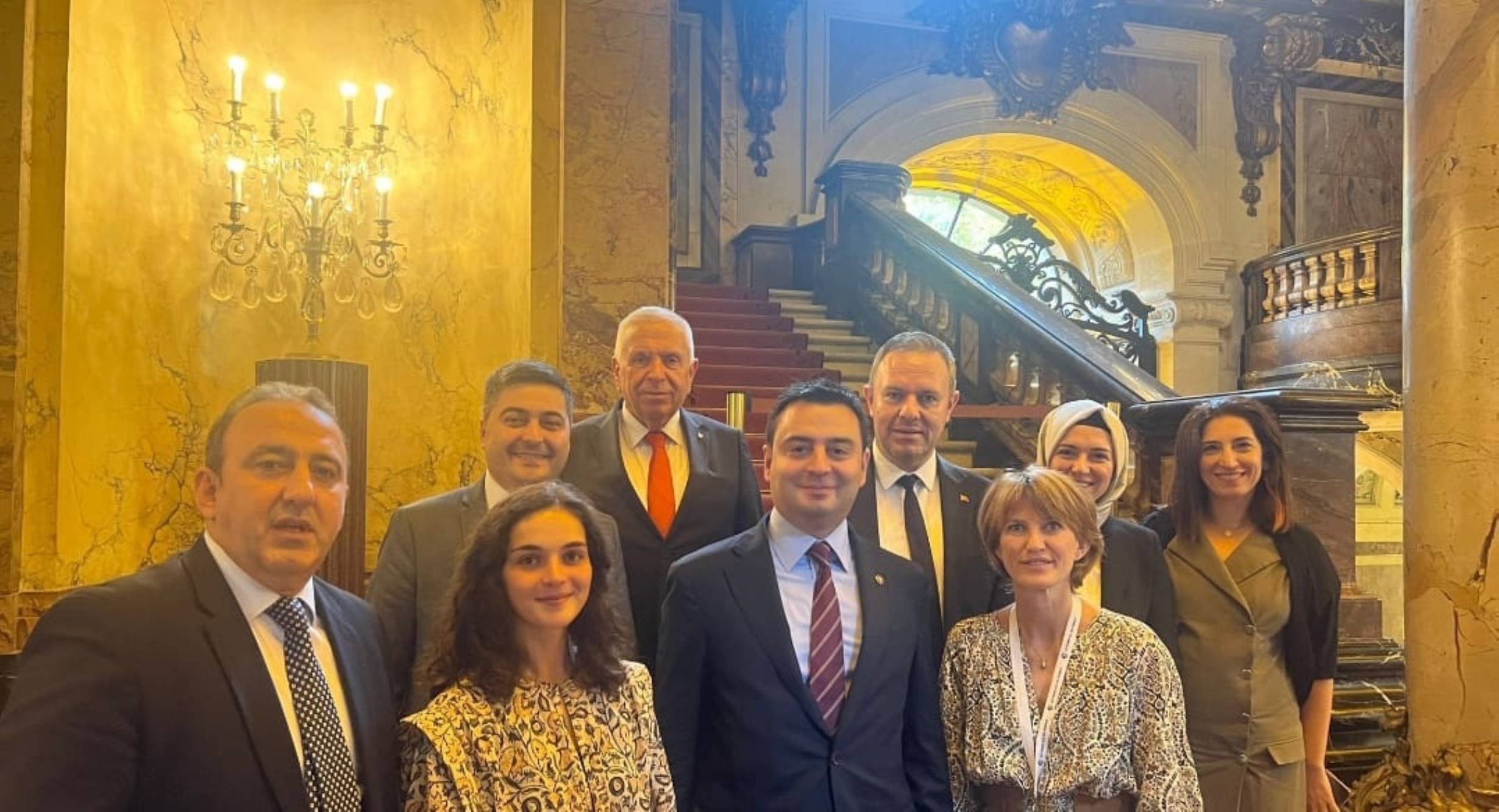 Der Vorstandsvorsitzende unserer Kammer, İzzet Volkan, besuchte die französische Industrie- und Handelskammer in Paris.