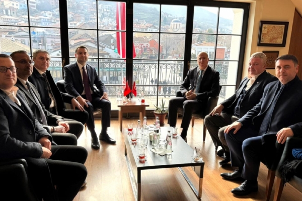 Besuch der Industrie- und Handelskammer von orlu beim Generalkonsul von Prizren, Herrn Celal Doan