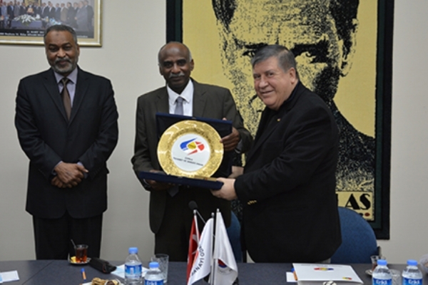 Das Sudankomitee besuchte die IHK von orlu