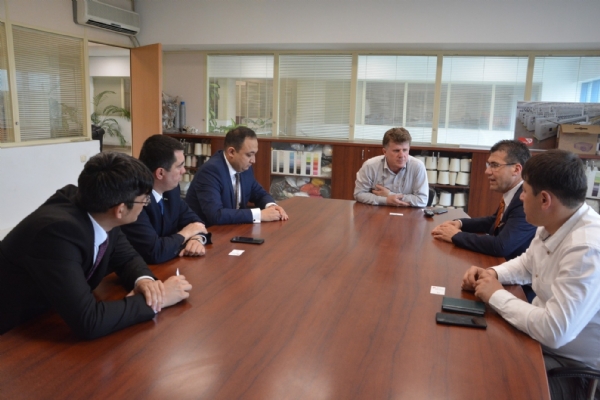 Wir Besuchten Die Unternehmen Mit Der Delegation Von Usbekistan